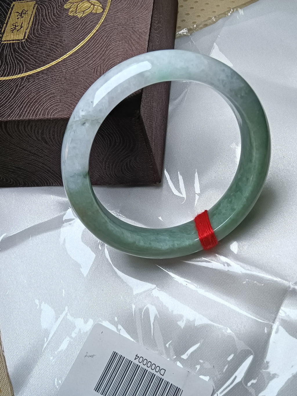 Half Water/Half Mountian Withe mixed Green Nature Type-A Jadeite Bangles (Size:58mm)#D004