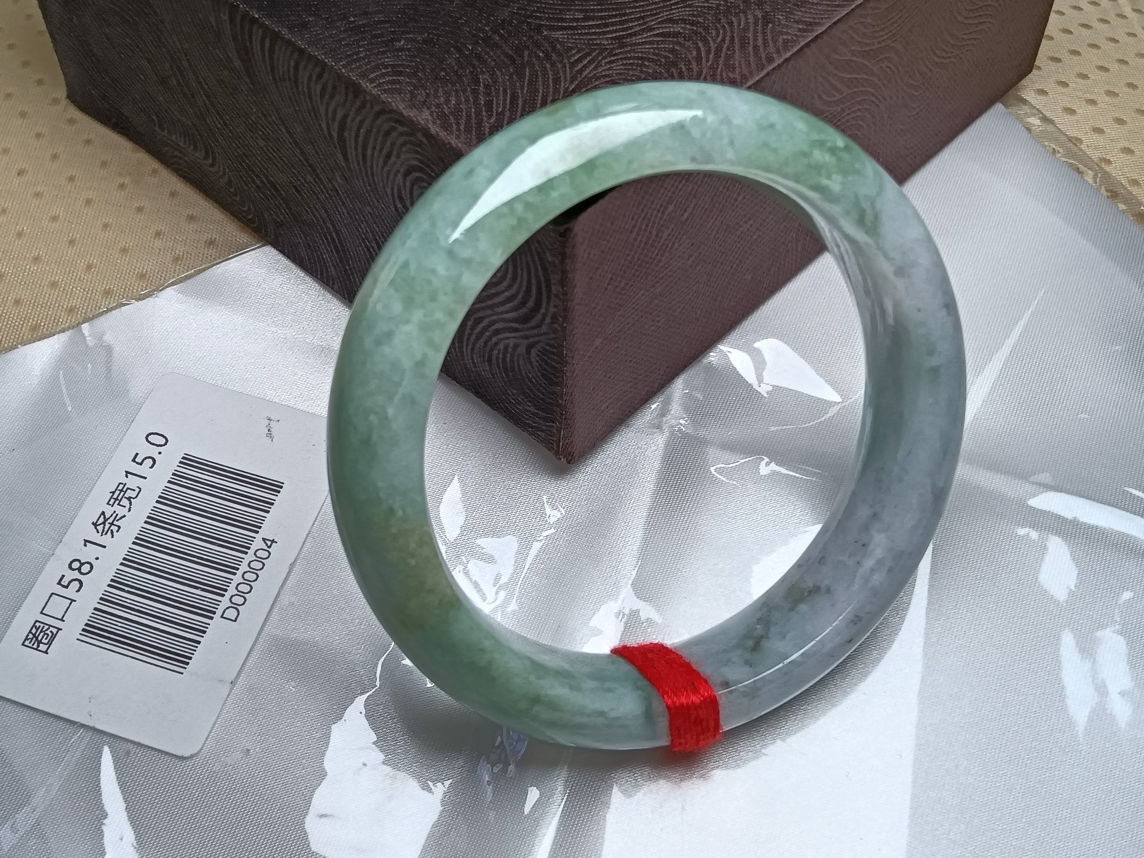 Half Water/Half Mountian Withe mixed Green Nature Type-A Jadeite Bangles (Size:58mm)#D004