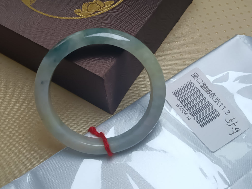 Traditional Bracelet Apple Green Burmese JGIA Certified Jadeite Bangle (Size:55-56mm)
