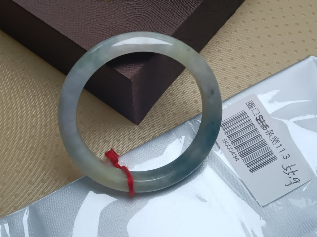 Traditional Bracelet Apple Green Burmese JGIA Certified Jadeite Bangle (Size:55-56mm)